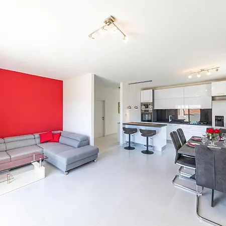 2 Bedroom Amazing In Kastel Stari Kastela